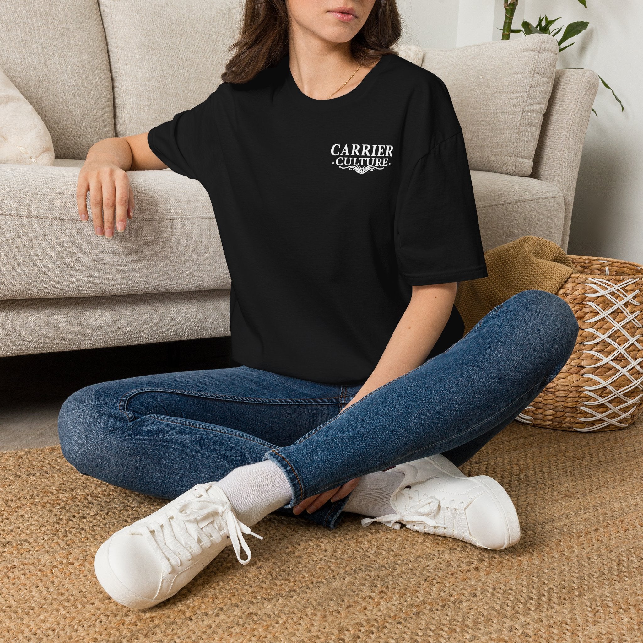 I deliver packages black Tee